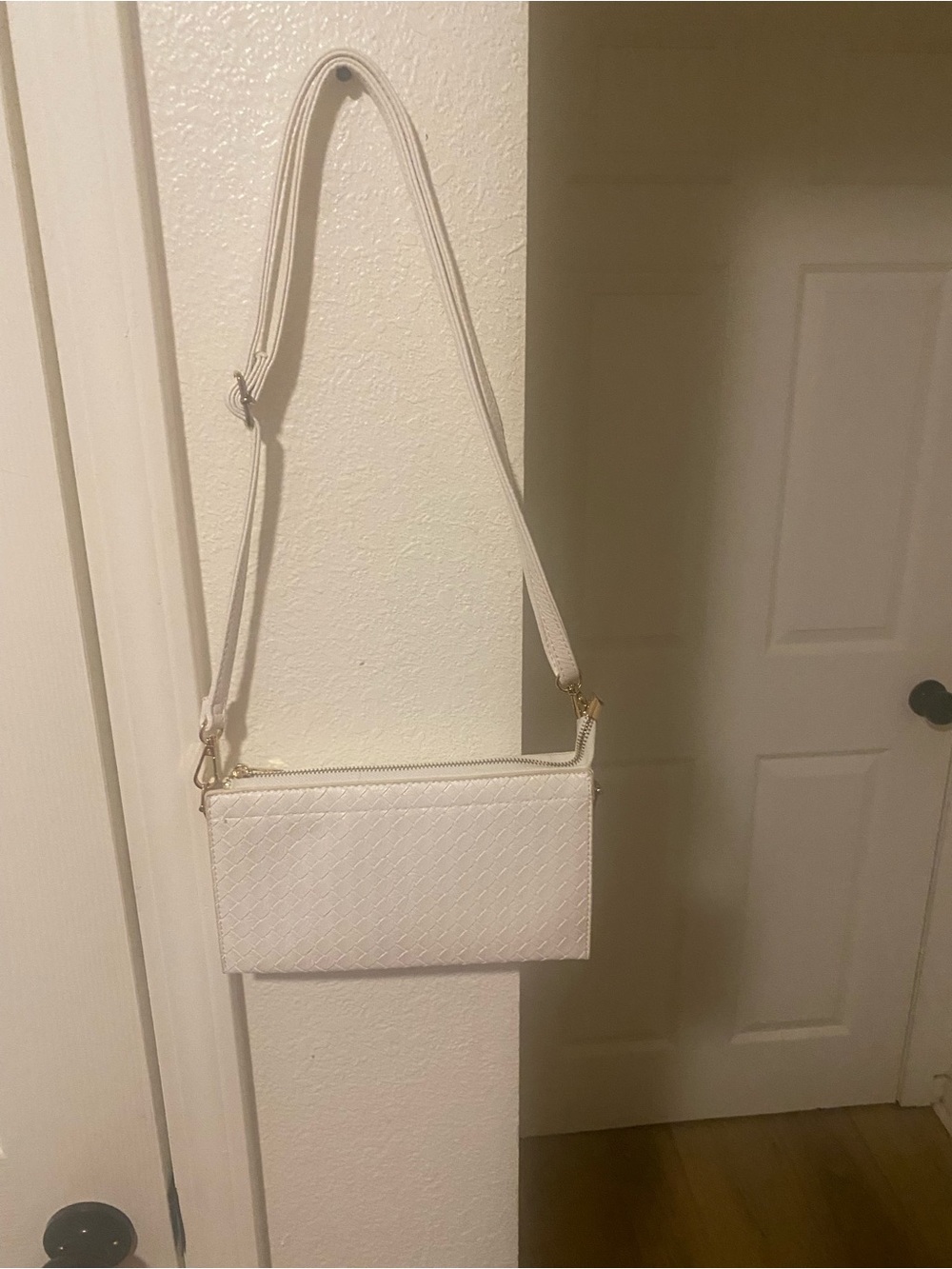White Quilted Crossbody Shoulder Bag - Unbranded
